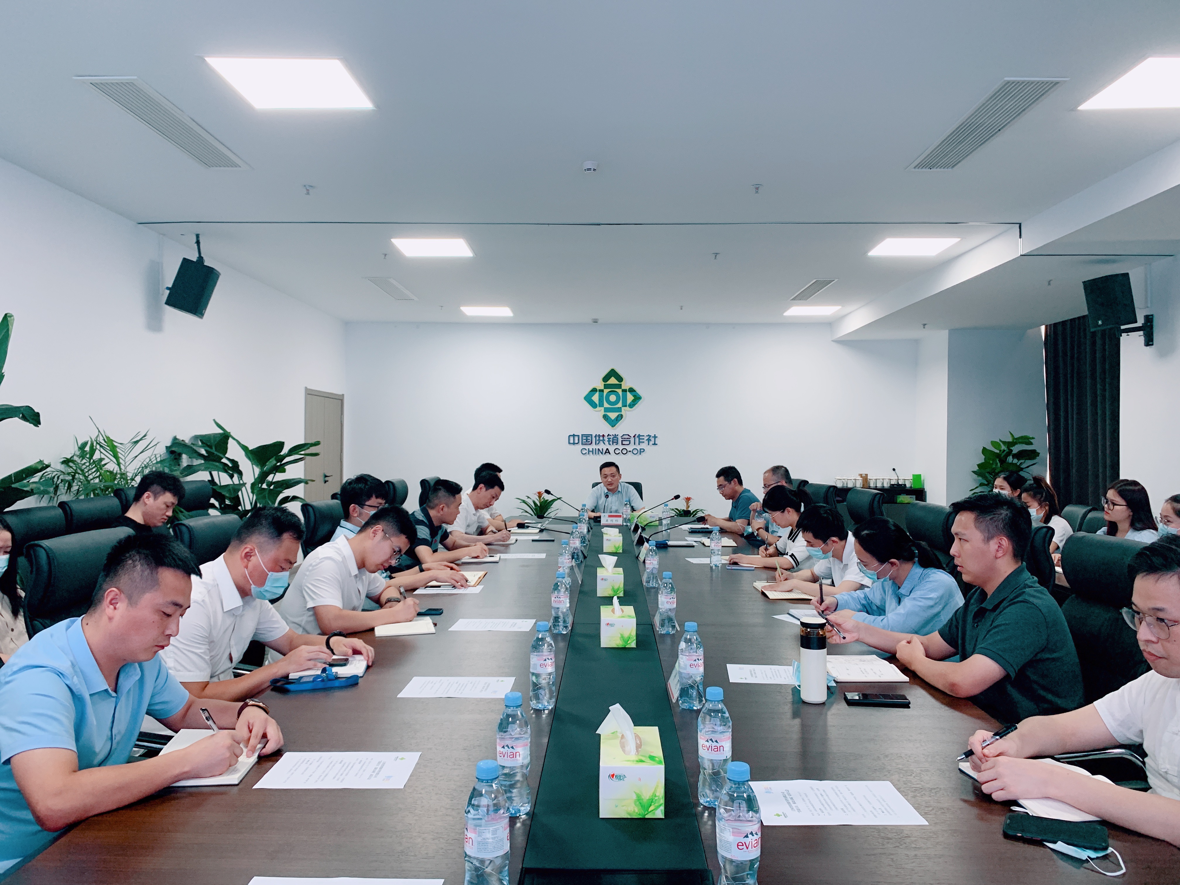 省供銷新零售公司召開“苦戰(zhàn)百日、強攻市場”動員大會